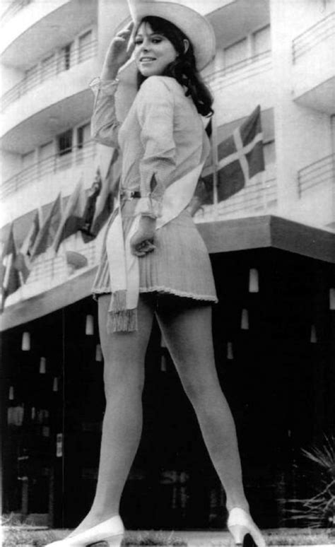The Miniskirt A Fashion Revolution From The S Vintage Everyday