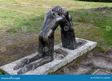 Conciliación De Esculturas Versöhnung En El Monumento Al Muro De
