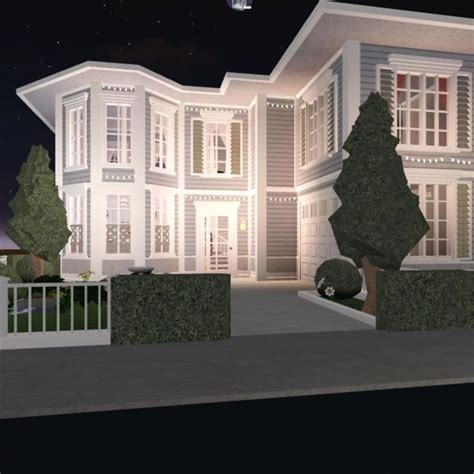 Pin By ꧁ツ𝒾 𝓂 ⻓𝕒ℛⒺれ⁣꧂ On Bloxburg House Ideas House Layouts Two Story