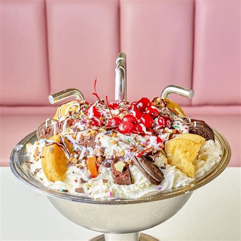 Ice Cream Sundae Images