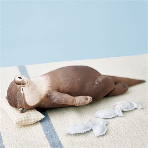 Hot Sale Cute Back Face Otter Bag Wrist Pad Pen Case Storage Bag Home