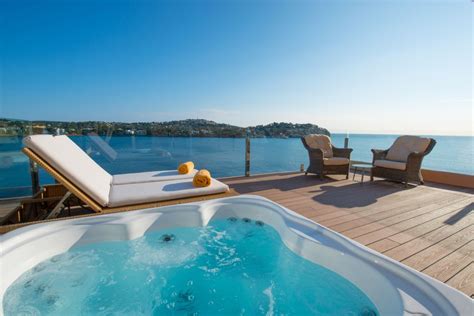 Hotel with jacuzzi, 1 bedroom. Incredible European hotels with hot tubs for a relaxing break