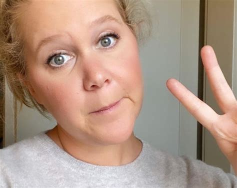 Amy Schumer Shows Off Her C Section Scar In Nude Selfie