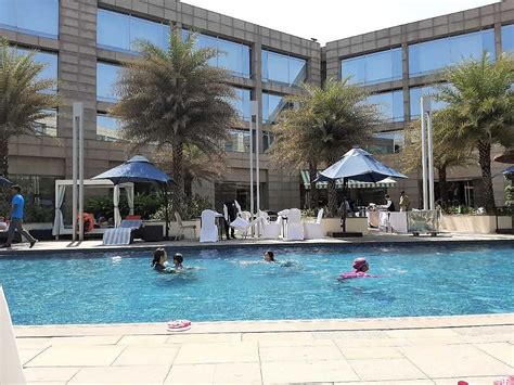 Hilton Bangalore Embassy Golflinks 𝗕𝗢𝗢𝗞 Bangalore Hotel 𝘄𝗶𝘁𝗵 ₹𝟬 𝗣𝗔𝗬𝗠𝗘𝗡𝗧