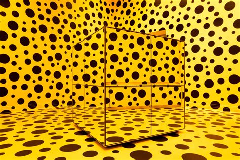 Exposição em Berlim reúne últimos 80 anos da obra de Yayoi Kusama