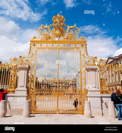 Main Gate Of Versailles Paris France Stock Photo Alamy