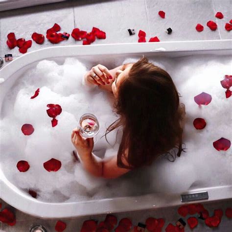 Pin By Gypsy On ~ Lazy Days And Pancakes ~ Bubble Bath Photography Bath Photography Milk