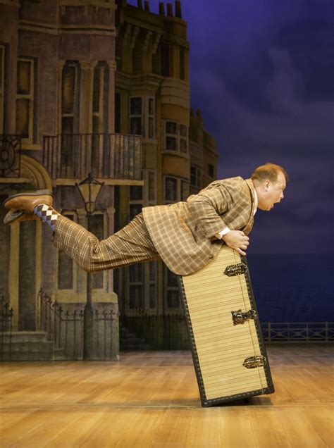 Review One Man Two Guvnors At The Lowry Salford