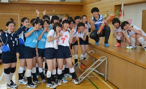 Jun 15, 2021 · 現在、バレー部ogで東京女子体育大学のバレー部でキャプテンを務める久保あゆみさんから指導を受けながら、最後の調整に汗を流しています。 関根学園高校の女子バレー部は、今月はじめに行なわれた県大会で3位に入り、北信越大会への出場を決めました。 リオ五輪：活躍、決意新た 女子バレー島村選手、母校で壮行会 ...