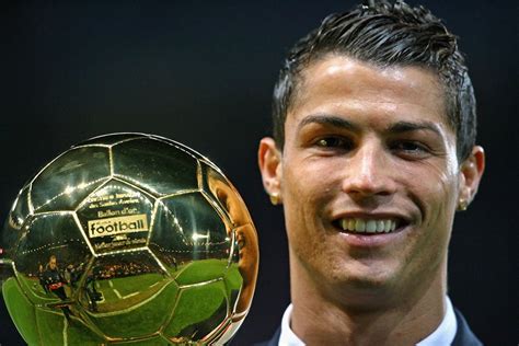A Cristiano Ronaldo Il Pallone Doro Fifa 2013 Panorama