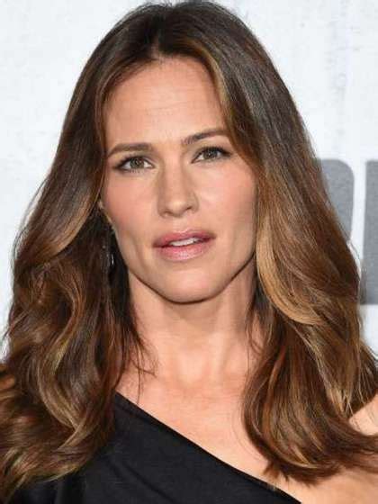 Compare Jennifer Garner S Height Weight Body Measurements With Other Celebs