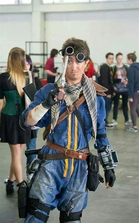 Fallout Vault Dweller Cosplay With Images Fallout Cosplay Halo