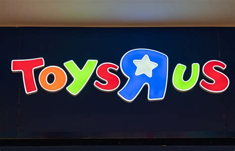 Toys ‘r Us Reopens First New Store In New Jersey Complex