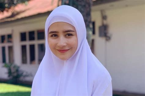 Buat Peran Baru Di Bulan Ramadhan Prilly Latuconsina Tampil Berhijab