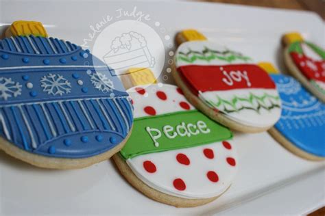 Fill up your cookie recipe box with some of my favorite cookie. Christmas Sugar Cookies with Icing | For the blue one on the left: Flood the orn… | Christmas ...