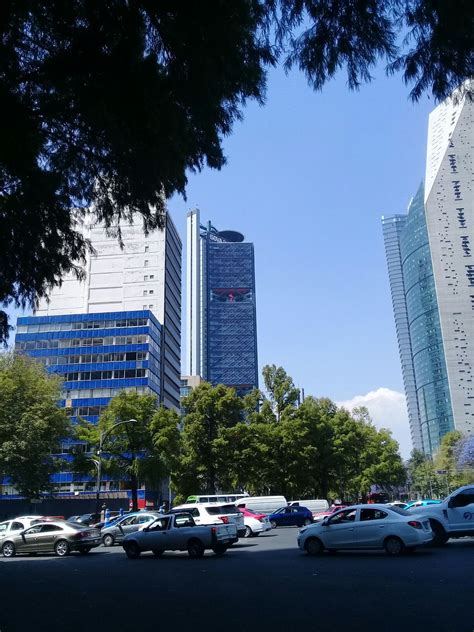 El número de muertos ascendería a tres, según abc7. Edificios Imponentes | Edificios, Hoteles de lujo, Paseo ...