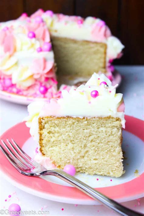 The lightest and yummiest vanilla cake i've made ever!! Small Vanilla Cake Recipe (Valentine Cake ideas) - Greedy Eats