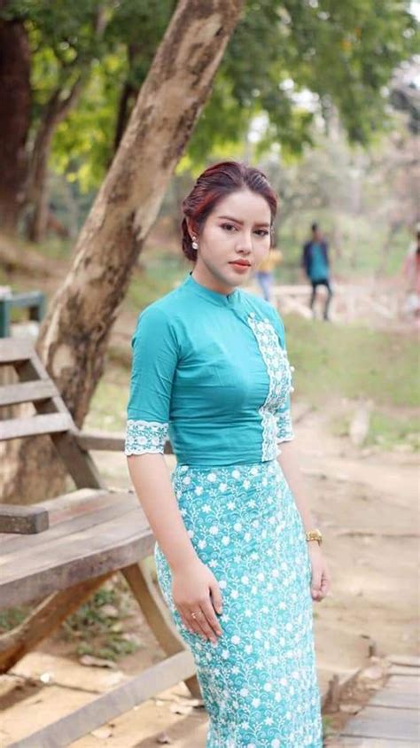 Khin Yadanar Nwe Myanmar Traditional Dress Long Dress Fashion