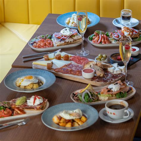 The Bottomless Tapas Brunch With Unlimited Cocktails