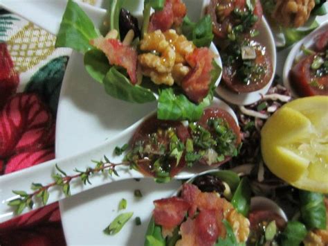 De este delicioso tartar 😛 ingredientes para hacer la receta de tartar de atún rojo y aguacate (aperitivo para 4 personas): La Brujilla Cocinera: CUCHARITAS DE APERITIVO