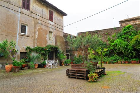 Cosa Vedere A Sutri Borgo Della Tuscia Viterbese Mondovagando