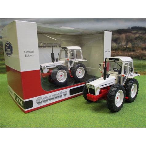 Universal Hobbies 132 County 1174 Tractor One Off Customer Edition