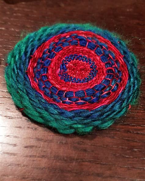 How To Circular Weave On A Round Knitting Loom