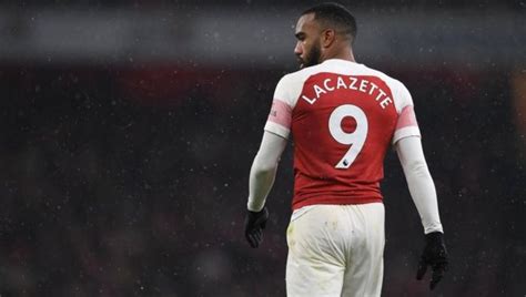 Unai Emery Spoke To Alexandre Lacazette After Red Card In Arsenals 1 0