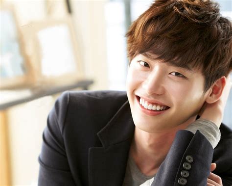 His acting have improved so much and i love every drama with him i mean he is so handsome and talented how can you not love him. Lee jong suk Family - Parents, Wife, Bio, Wiki, Networth ...