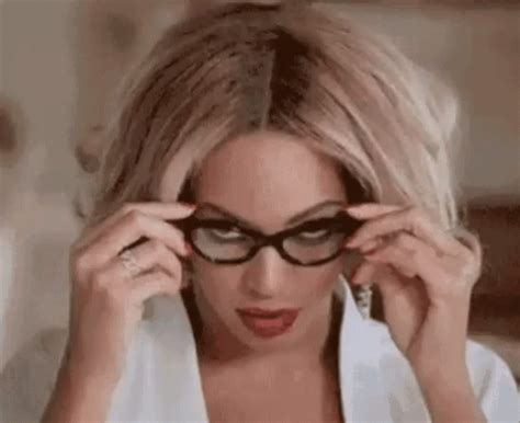 Manda Nudes Beyonce Sensualizando óculos GIF Beyonce Send Nudes