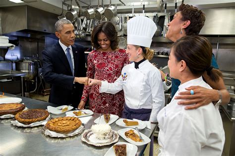 Obamas Staff Tells Team Trump What To Eat At White House Time
