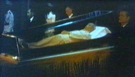 Eva perón enfermó de cáncer de cuello uterino.53 su primera manifestación sucedió el 9 de enero de 1950 argentine gravesite of eva peron the second wife of argentinian president juan peron. Ho Chi Minh | Mummipedia Wiki | FANDOM powered by Wikia