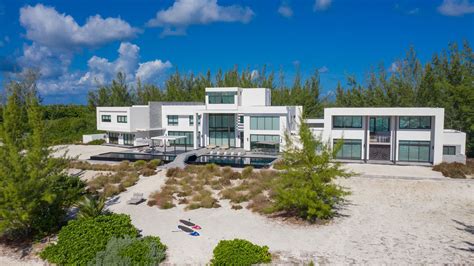A Cayman Islands Villa With More Than 500 Feet Of Sandy Beachfront