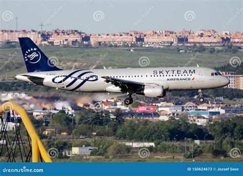 Skyteam Air France Airbus A320 F Gfky Passenger Plane Landing At Madrid