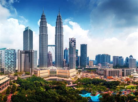 Download Petronas Towers Malaysia Man Made Kuala Lumpur Hd Wallpaper