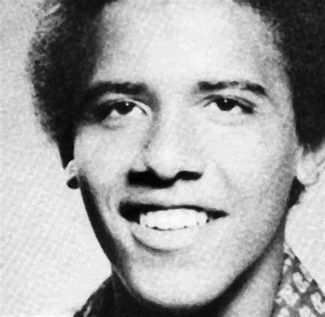 Barack obama said he received his first basketball aged 10 from his fatherimage caption: Biografie über US-Präsident: "Barry" Obama war früher beim ...