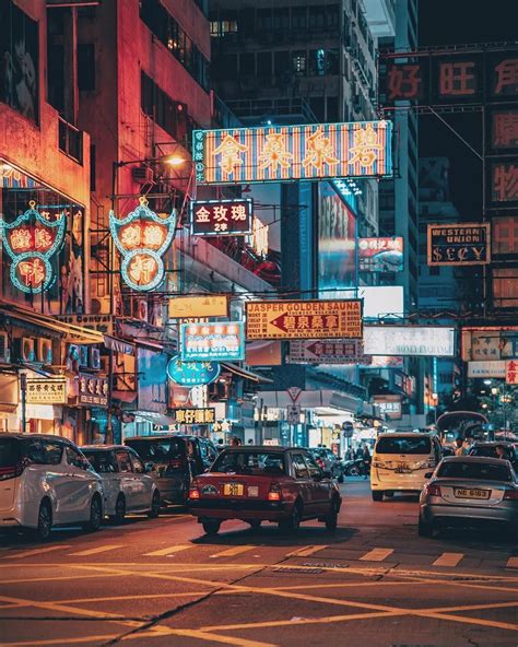 Striking Street Photos Of Hong Kong By Donald Chan