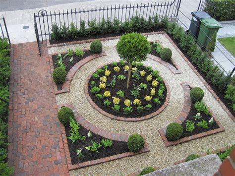 A Small Garden Victory A Formal Plan Making It Lovely