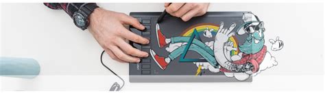 Hovering the pen over the working area, but the pen will draw lines when moving the canvas. The XP-PEN Star03 V2 (A fancy budget drawing tablet)