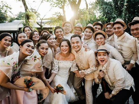 Check Out This Fun Filipiniana Wedding With All Its Traditional Beauty