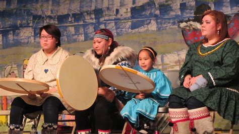 Run Gloria Run Fashion Show Inuit Throat Singing Drummingand