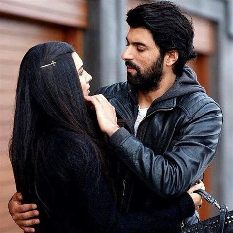 Tuba Buyukustun As Elif Denizer And Engin Akyürek As Ömer Demir In The Turkish Tv Series Kara
