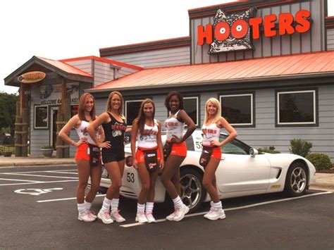 Hooters Concord Restaurant Reviews Phone Number And Photos Tripadvisor