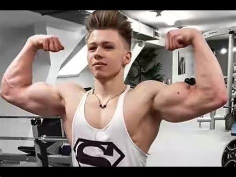 Max Kleinke 22 Year Old Muscular Bodybuilder From Germany Workout