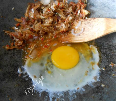 Lihat juga resep nasi goreng ayam tanpa minyak enak lainnya. NASI GORENG AYAM | Fiza's Cooking