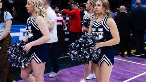 Crying Utah State Cheerleader Goes Viral On Twitter During The Ncaa Tournament