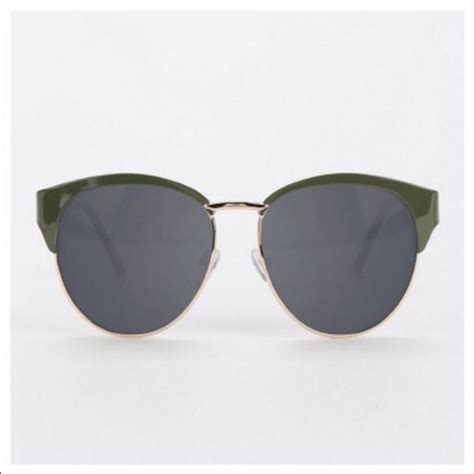 Reposhing Uo Sunglasses Urban Outfitters Sunglasses Sunglasses