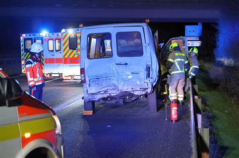 Zeitweise Vollsperrung Auf A61 Drei Verletzte Nach Unfall In Höhe