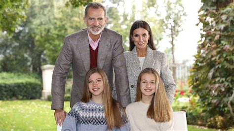 La Famille Royale Espagnole Réunie 4 Membres Très Soudés Pour Envoyer