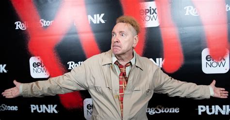 Sex Pistols Sänger John Lydon Verteidigt Royals